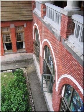 05 A corner of the building.jpg