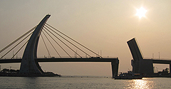 Peng Bay Bridge seen at Dapeng Bay in Pingtung County