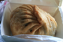 We ate well-known Budai oyster stuffed bun