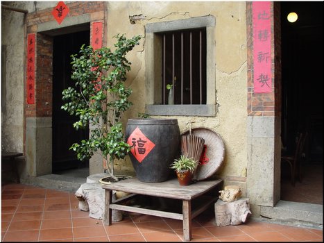 11 Entrance side into the main hall.JPG