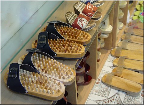 09 Interesting clogs (for health use) in another store (B).JPG