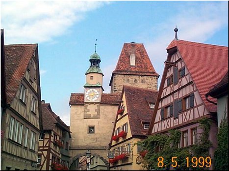 08-06 01 A town view of Rothenburg, Germany.jpg