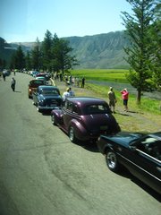 03-03-2 Encountering an antique car festival at park entrance