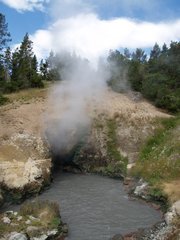 04-06-3 Mud Volcano area --- Dragon's mouth spring