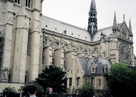 France 1998---D02-02-07 A more detailed view of the front of the cathedral.jpg