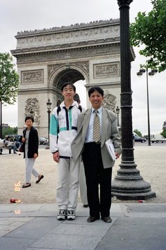 France 1998---D02-04-02 Hsin-Mu with the group leader Mr. Pi-Song Chen.jpg