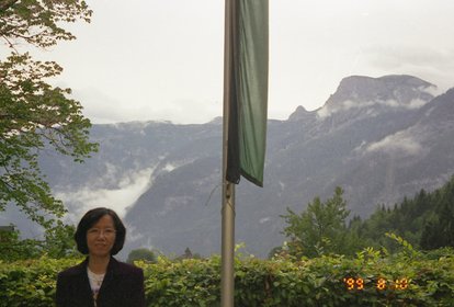Austria 1999---08-10A 06 A shot at a scenic spot.jpg