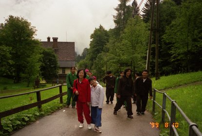 Austria 1999---08-10A 10 Everybody became a worker.jpg