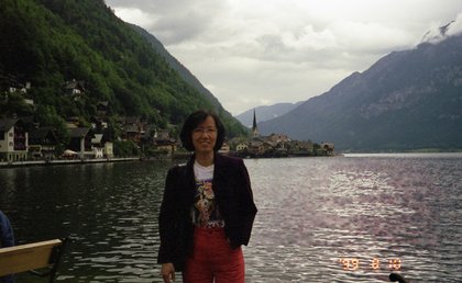 Austria 1999---08-10A2 22 A shot of Mamma in front of the lake.jpg
