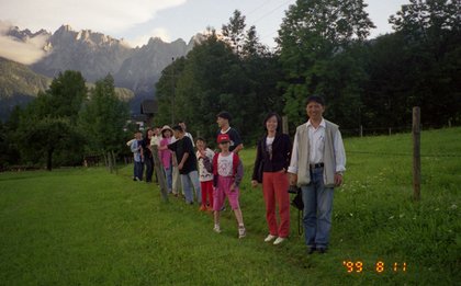 Austria 1999---08-10C 02-07 A short exploration of our group into the village.jpg