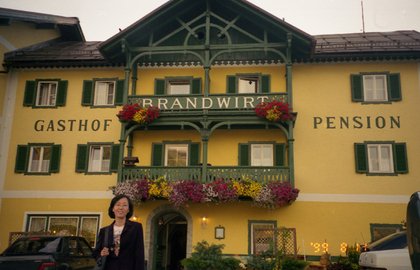 Austria 1999---08-10C 02-12 Mamma in front of the  pension.jpg