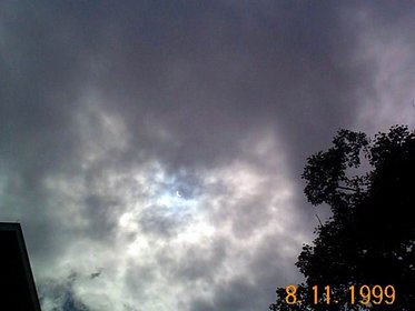 Austria 1999---08-11B 03 Solar eclipse seen in Bad Ischl, Austria.jpg
