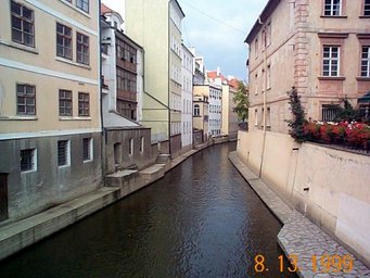Czech 1999---08-13 05 A scene like Venice in Prague, Czech.jpg