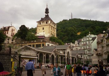 Czech 1999---09-01 11 A very impressive street in Karlovy Vary.jpg