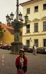 Czech 1999---10-01 15 Meimei in front of the stree lamp.jpg
