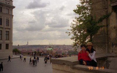 Czech 1999---10-02 08 Meimei with the local guide again.jpg