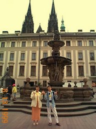 Czech 1999---10-02 13 Hsin-Mu and Miss Chen at the fountain.jpg
