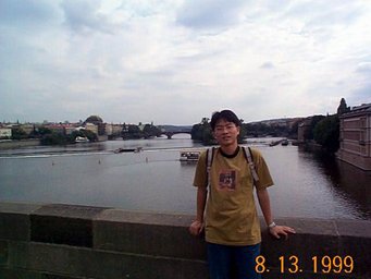 Czech 1999---10-03 04 Hsin-Han on Charles Bridge.jpg