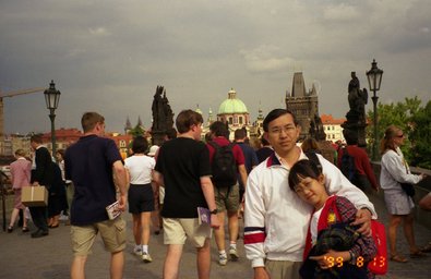 Czech 1999---10-03 10 There were many people on the bridge.jpg