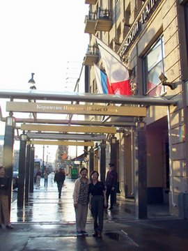 Estonia 2002---D1-01 01 Waiting for the local guide Roman to come, joining our trip to the 3 Baltic nations.jpg