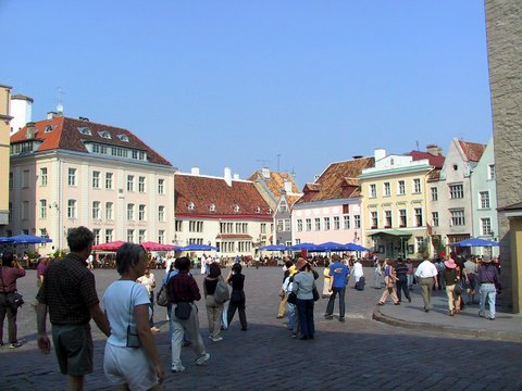 Estonia 2002---D1-02 02 Town Hall Square --- like most old towns in Europe.jpg