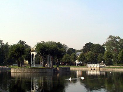 Estonia 2002---D2-02 06 Beautiful yard lake and small island in the museum.jpg