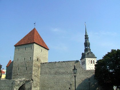 Estonia 2002---D2-03 02 Part of the wall of the old castle seen near the museum.jpg