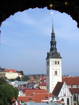 Estonia 2002---D2-04 04 A good view of Tallinn's skyline seen from Kiek in de Kok in Tallinn.jpg