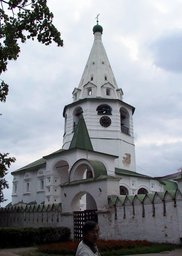 A2--06 A tower in the Kremlin of Suzdal, Russia.JPG