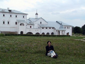 A2--08 At backyard of Archbishop Palace, Suzdal, Russia.JPG