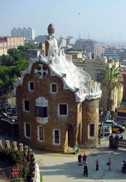 Spain 2002 - 33---2_11_Guell Park -part B --- 02 Another cake-style house (courtesy of Prof. Chang).jpg