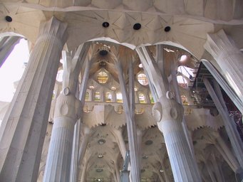Spain 2002 - 34---2_11_Sagrada Familia --- 15 Poles imitating tree trunks.jpg