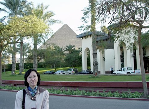 Egypt 2004---D03-07-01 We stayed in Mena House Oberoi Hotel withthe three Giza pyramids nearby.jpg
