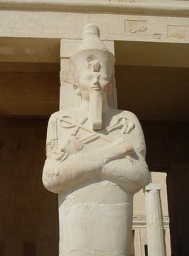 Egypt 2004---D04-03-08 Statue of Hatshepsut in Hatshepsut Temple in West Luxor.jpg