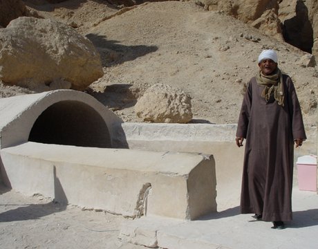 Egypt 2004---D04-04-01 Tomb of Amen-Khopshef, the son of Ramses III in Valley of Queens.jpg