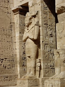 Egypt 2004---D04-05-04 Ramses III statue in Habu Temple in West Luxor.jpg