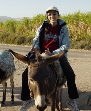 Egypt 2004---D05-03-07 We stopped for a while to take pictures.jpg