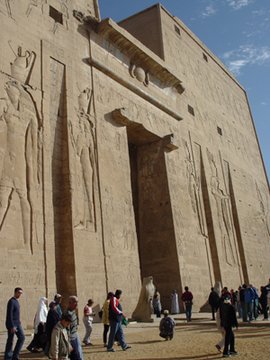 Egypt 2004---D07-03-06 The door with two statues of Horus right at the entrance (only one being complete).jpg
