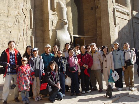 Egypt 2004---D07-03-09 Everybody likes the Horus statue very much.jpg