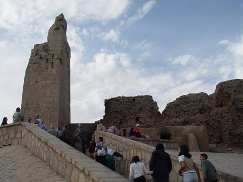 Egypt 2004---D07-04-01 The entrance of the Temple of Kom Ombo.jpg