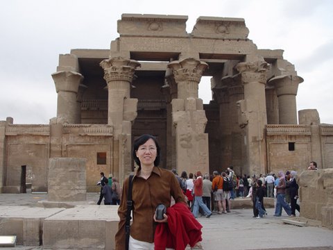 Egypt 2004---D07-04-02 In front of the main gate of Temple of Kom Ombo.jpg
