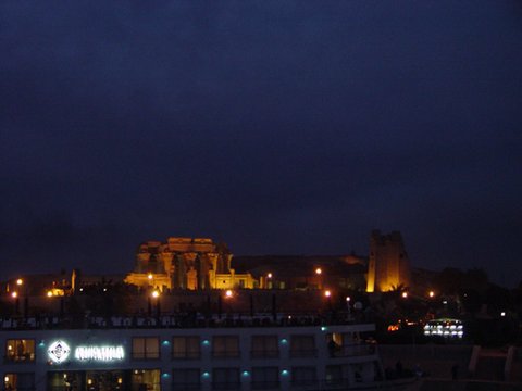 Egypt 2004---D07-05-06 Temple of Kom Ombo seen from the ship in sunset when we left.jpg