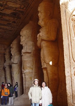 Egypt 2004---D08-02-08 A hypostyle hall in the temple.jpg