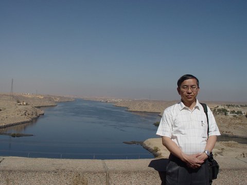 Egypt 2004---D08-03-02 A shot before the lower lake of Aswan Dam.jpg