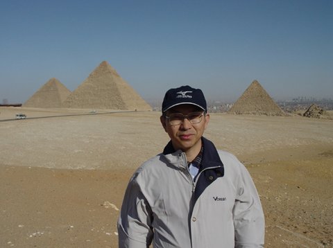 Egypt 2004---D10-03-04 Giza pyramids.jpg