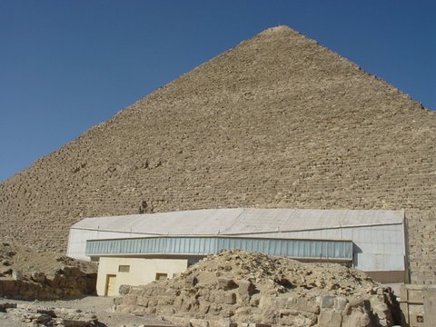 Egypt 2004---D10-04-01 The exhibition building of King Khafu's boat.jpg