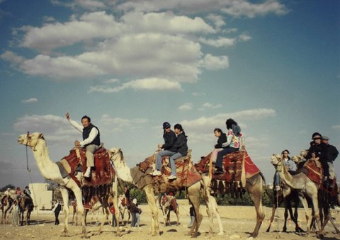 Egypt 2004---D10-07-03 Our group on camels (Courtesy of Prof. Chen, Mao-Chieh ).jpg