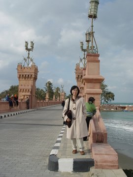 Egypt 2004---D11-06-06 A shot on the bridge.jpg