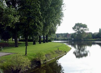 Day 04.18 (Belgium)-A third pretty site at Minnewater (Lake of Love) in Bruges.jpg