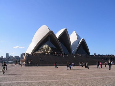 Australia 2006---03-04-02 Front view of Sydney Opera House we visited.jpg